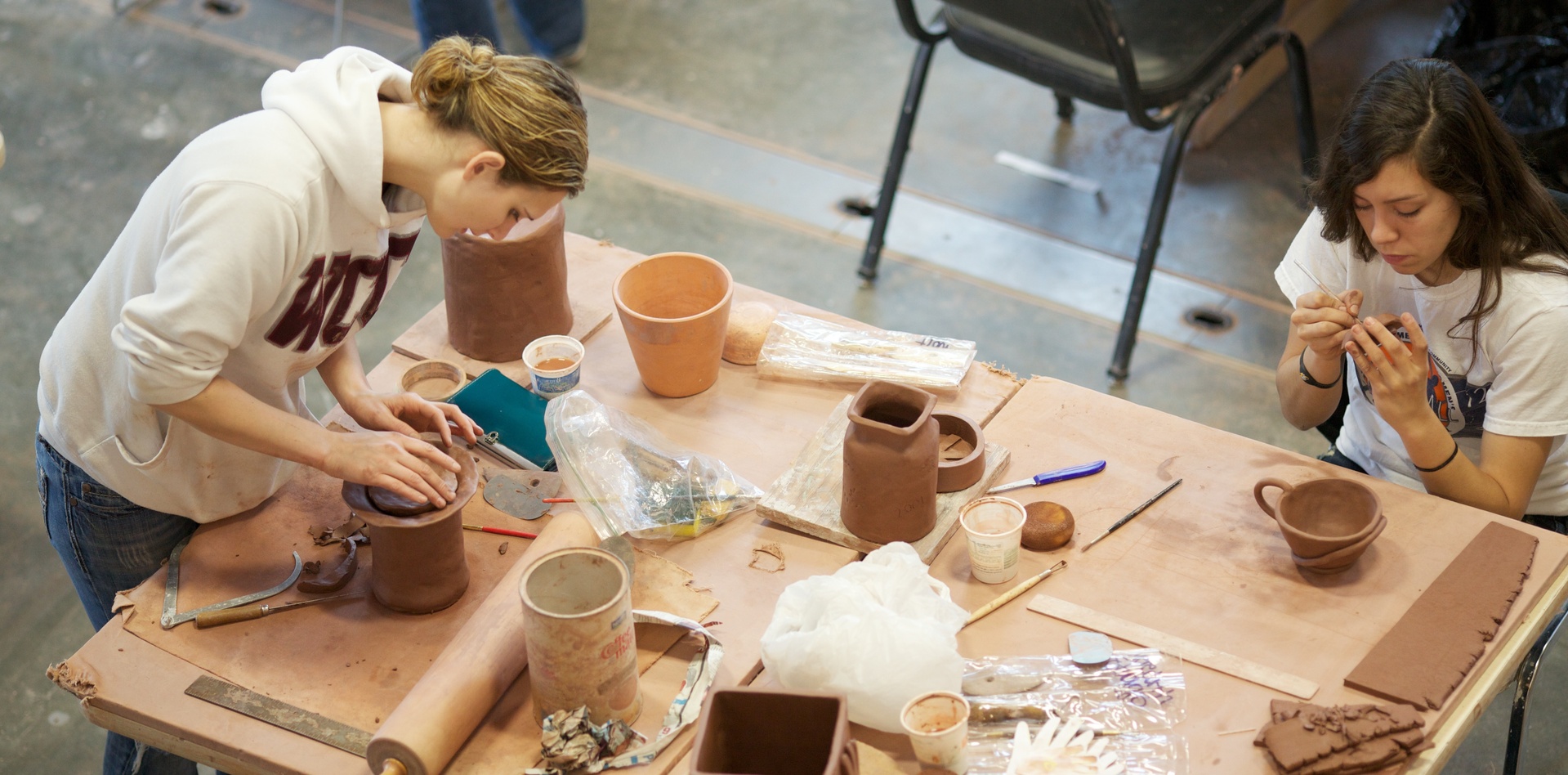 WCC students in a ceramic studio